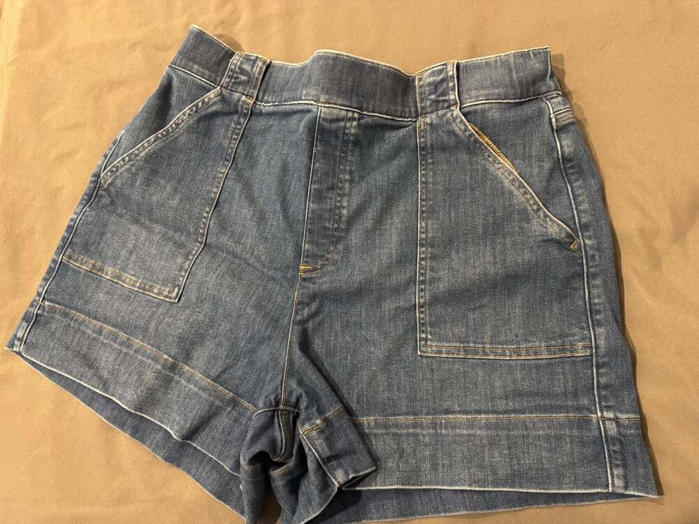 Spanx Women's Denim Elastic Waist Utility Shorts
